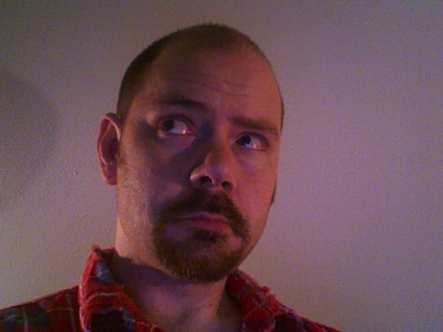 Kaptain Karl at the mic.